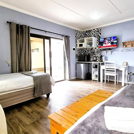 Tiende Laan Bed & Breakfast And Self-Catering Walvis Bay Exterior foto
