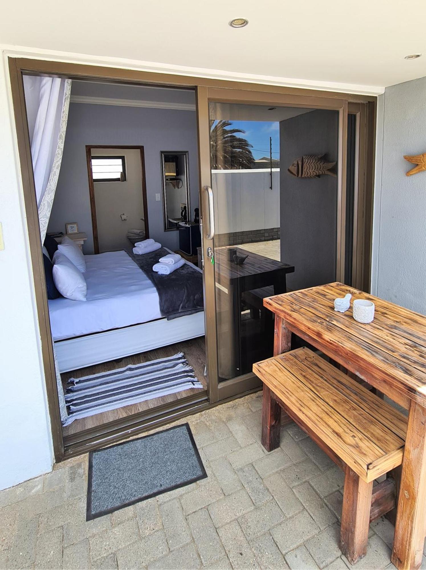 Tiende Laan Bed & Breakfast And Self-Catering Walvis Bay Exterior foto