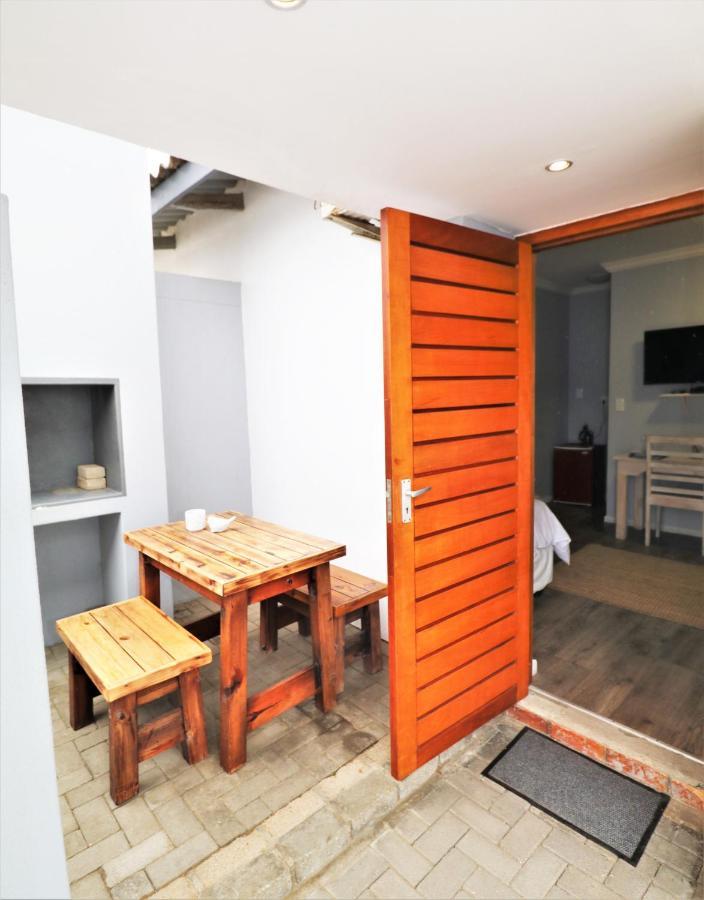 Tiende Laan Bed & Breakfast And Self-Catering Walvis Bay Exterior foto