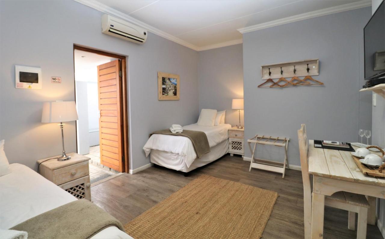 Tiende Laan Bed & Breakfast And Self-Catering Walvis Bay Exterior foto